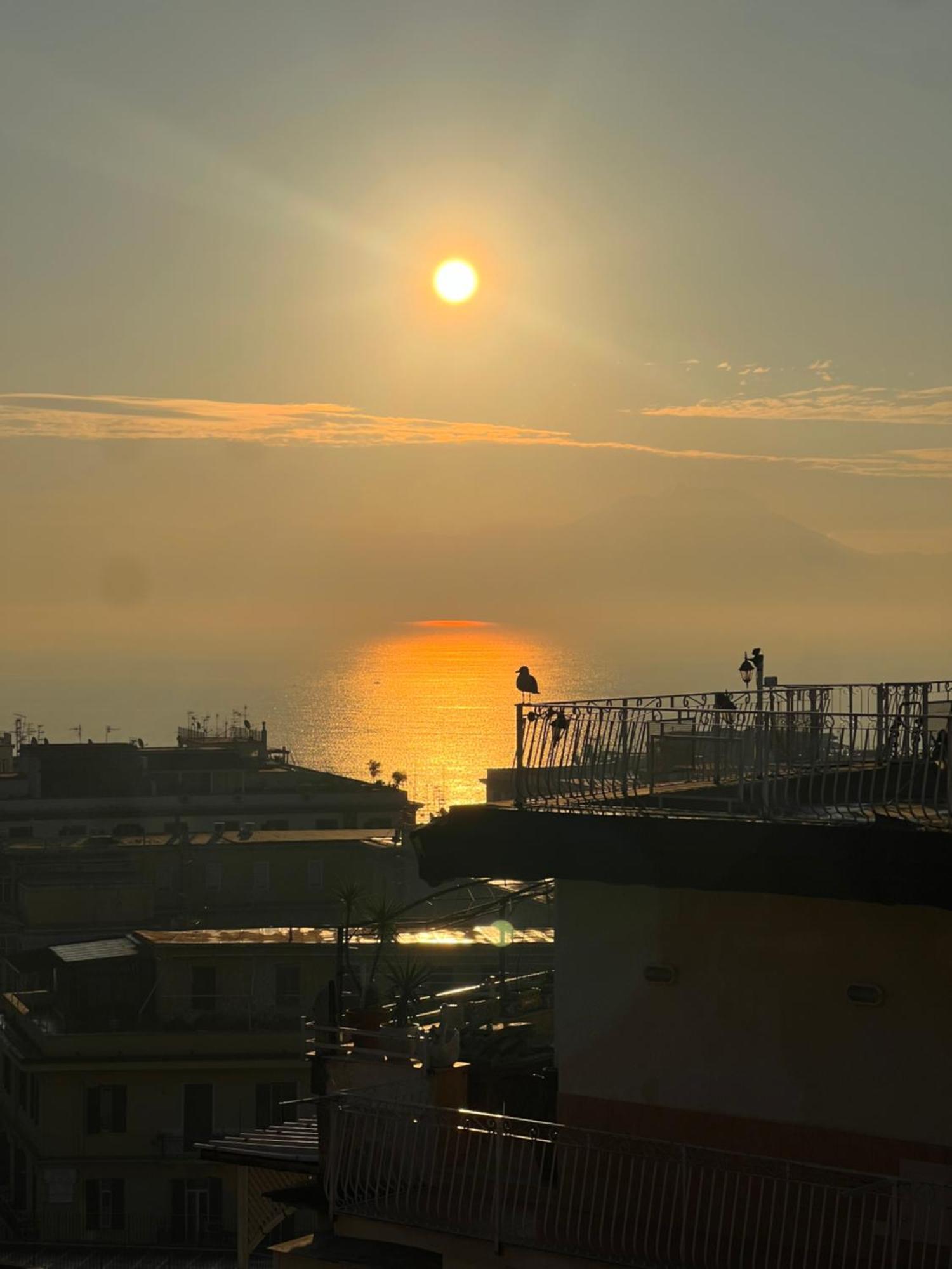 Gennarino Apartments - Panorama Suite With Balcony And Urban Loft Неаполь Екстер'єр фото