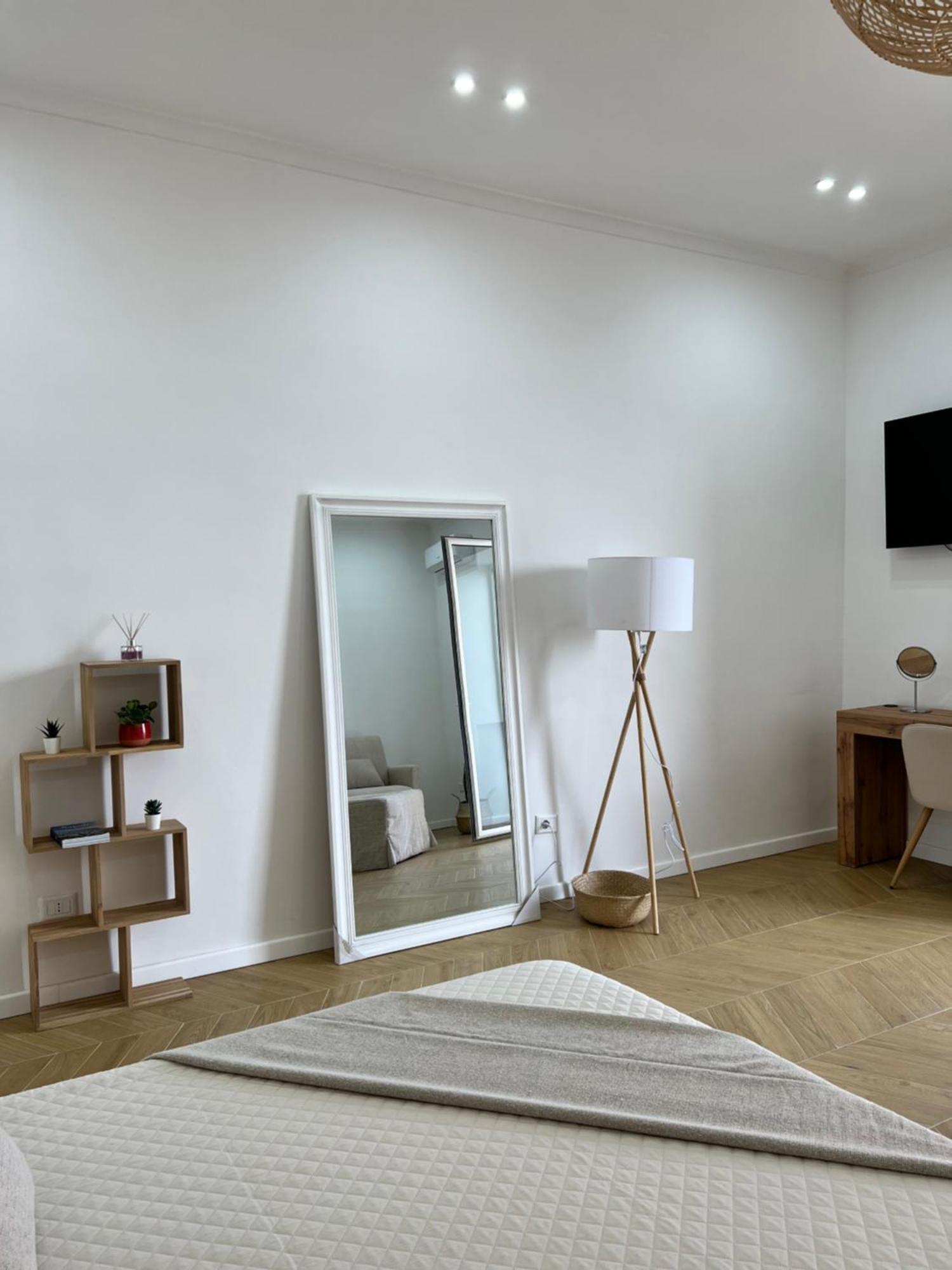 Gennarino Apartments - Panorama Suite With Balcony And Urban Loft Неаполь Екстер'єр фото