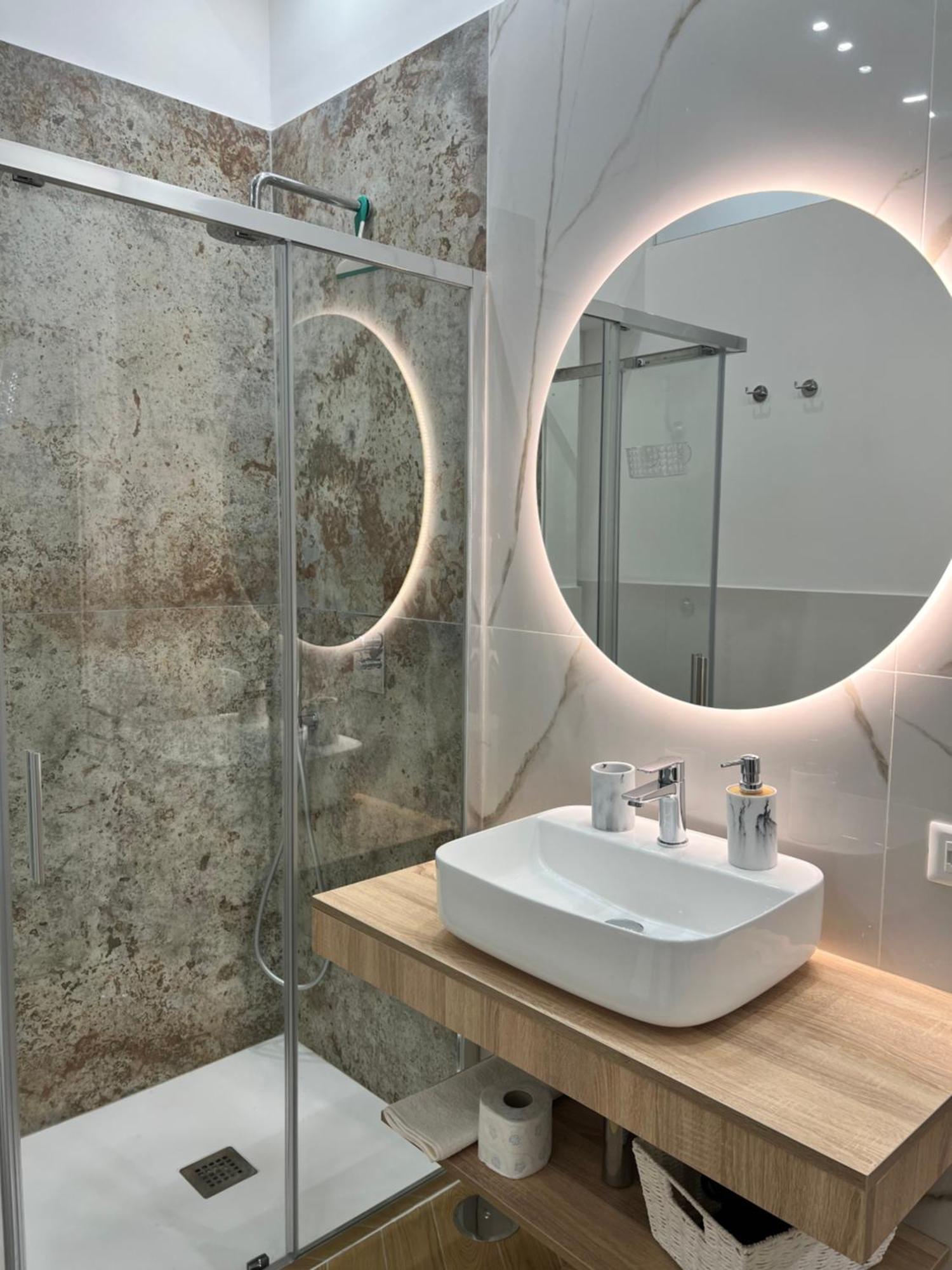 Gennarino Apartments - Panorama Suite With Balcony And Urban Loft Неаполь Екстер'єр фото